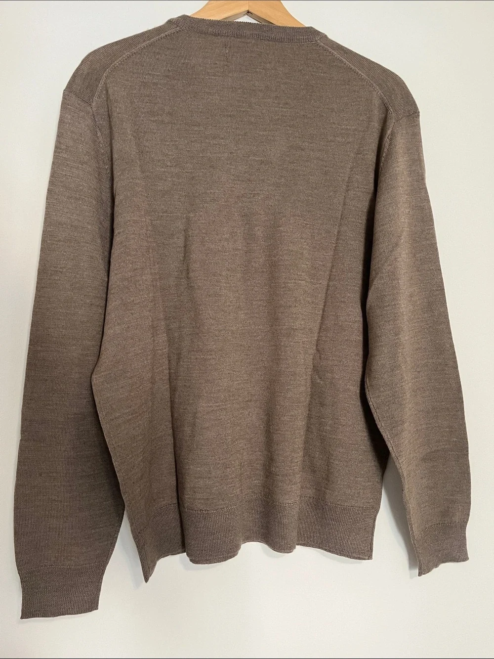 Club Room Merino Wool Blend Tan V-Neck Sweater Medium NWT